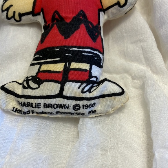 Two Vintage Mini Charlie Brown Pillows - Picture 3 of 9